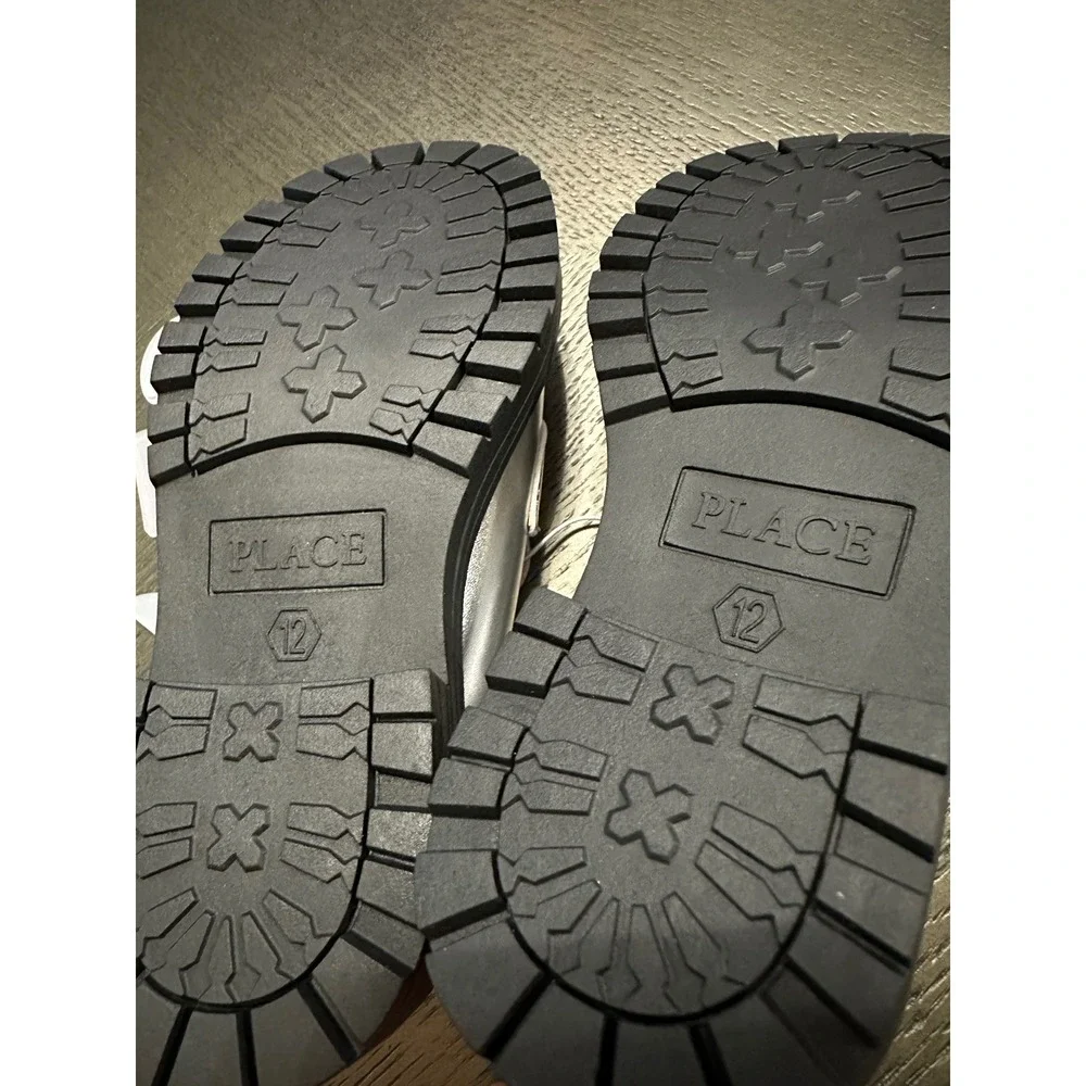 Children's place Youth Silver Loafer Shoes Shiny Metallic Slip On‎ Girls Size 12